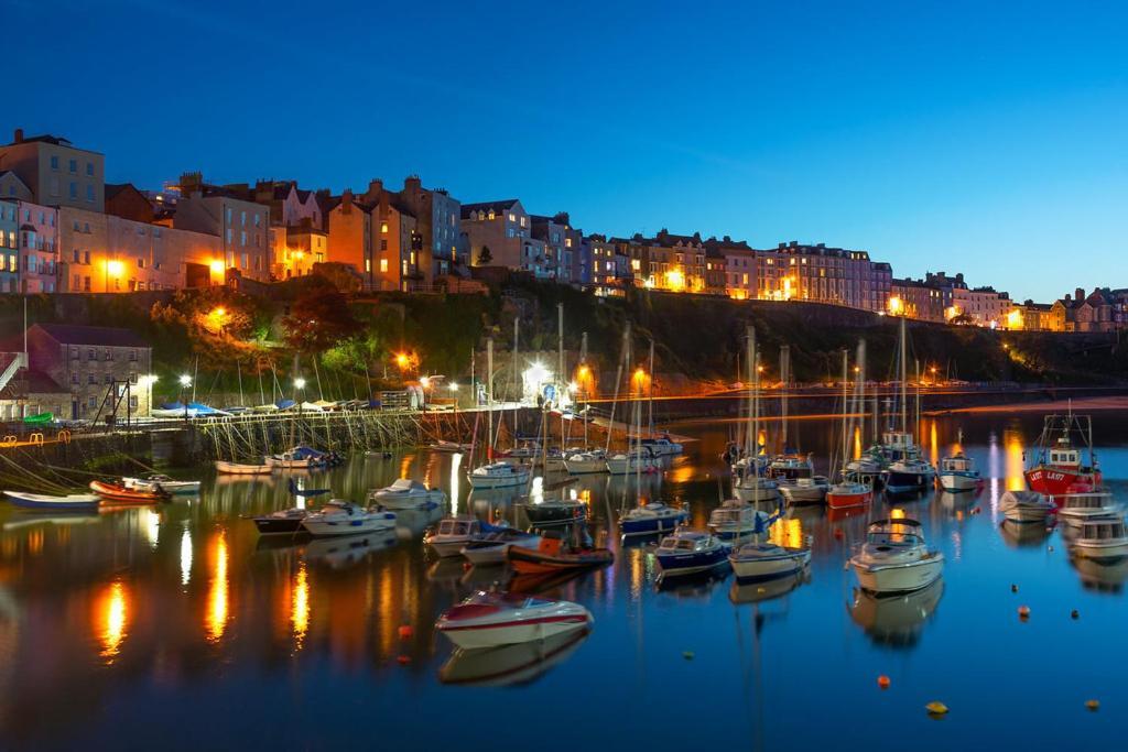 No: 1 The Esplanade Guest Accommodation. Tenby Kültér fotó