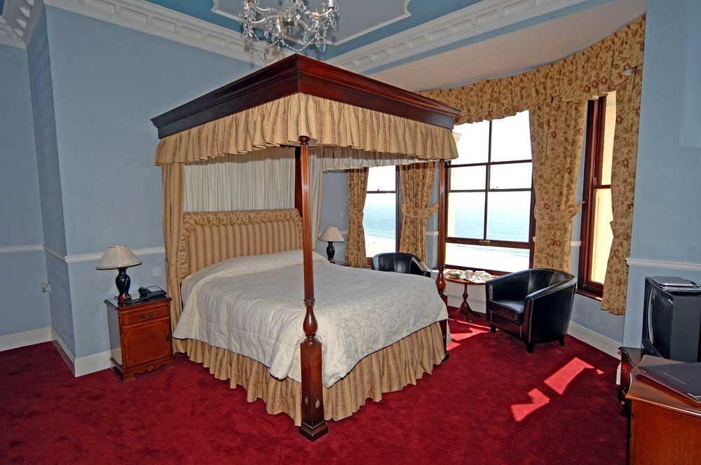 No: 1 The Esplanade Guest Accommodation. Tenby Kültér fotó