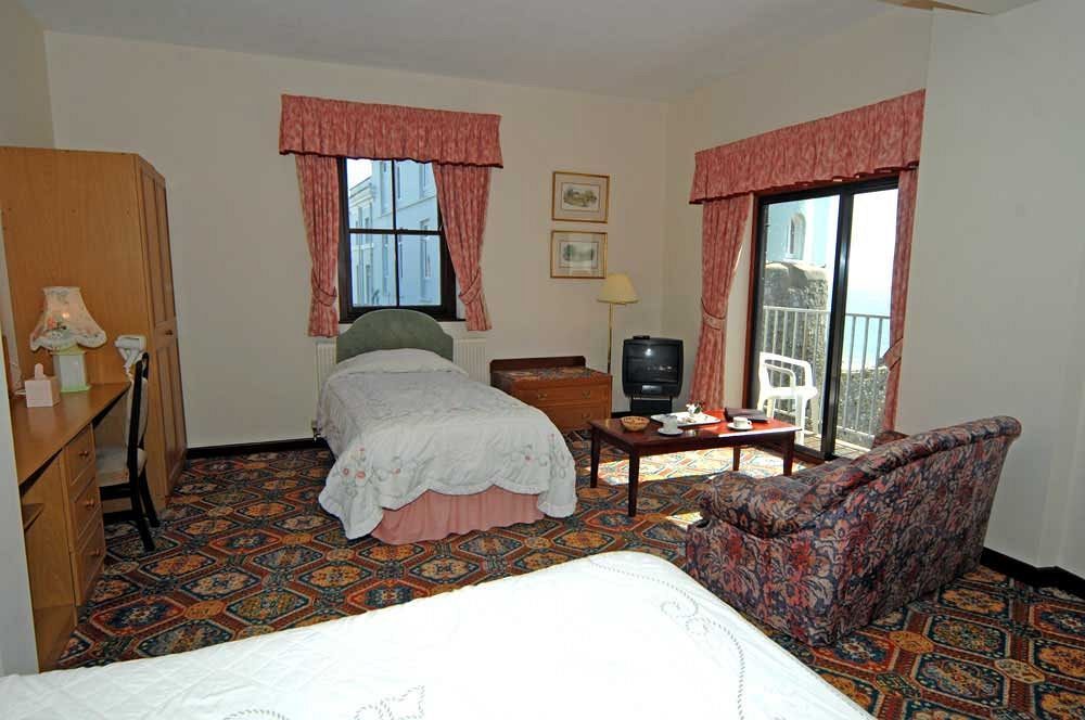 No: 1 The Esplanade Guest Accommodation. Tenby Kültér fotó